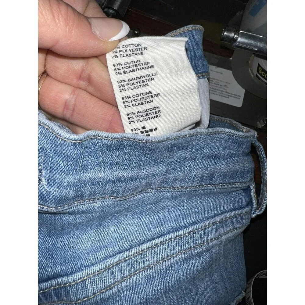 𝅺FREE People Denim Jeans Light Wash Raw shred Hem Distressed 25” (M)